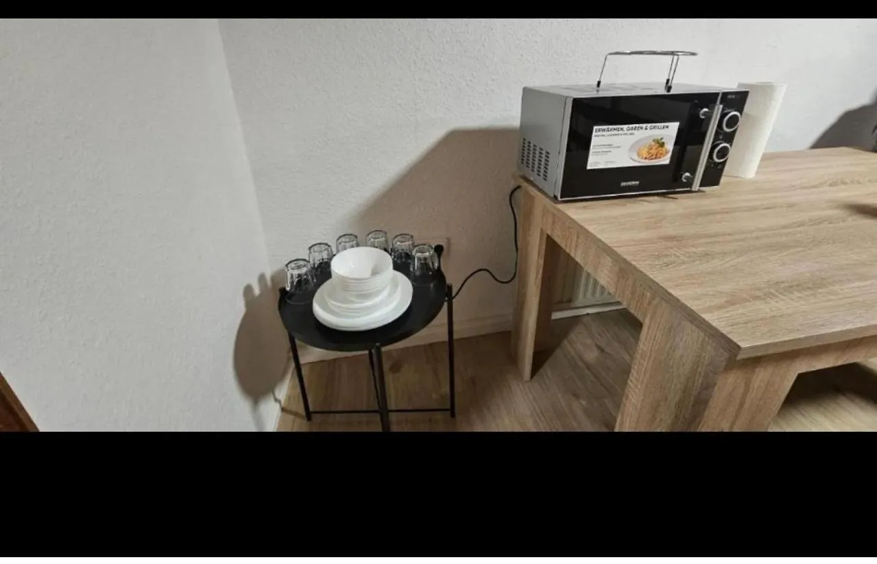 Grosse Wohnung In Koeln Mit 2 Badezimmer شقة