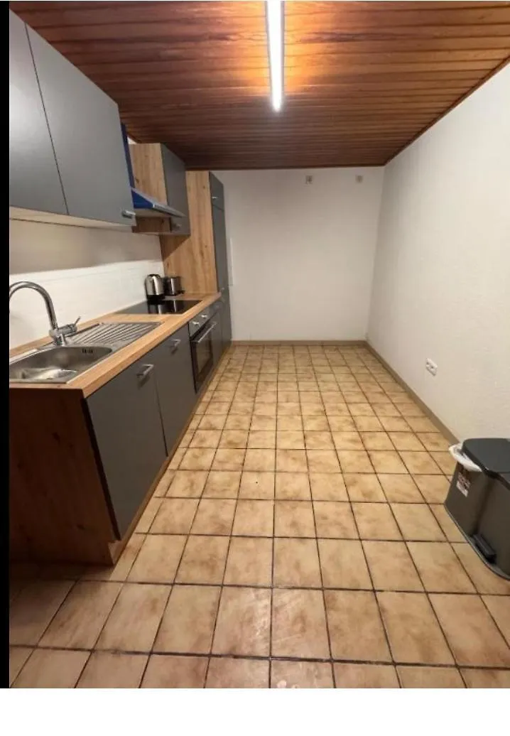Grosse Wohnung In Koeln Mit 2 Badezimmer كولونيا